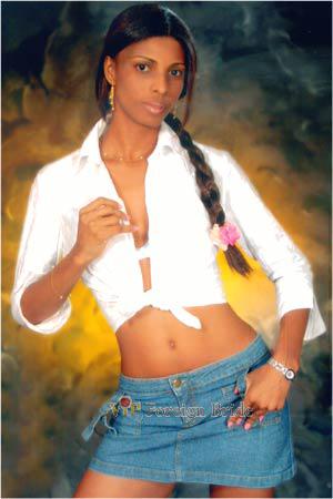 74984 - Laura Age: 35 - Colombia