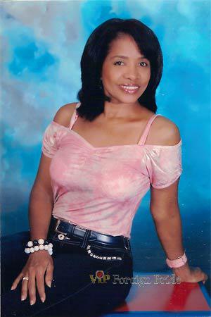 98744 - Maria del Carmen Age: 67 - Colombia